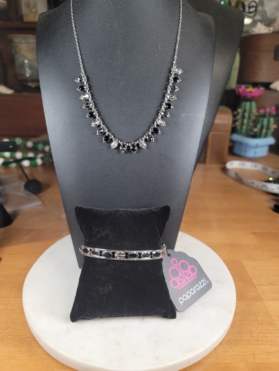 paparazzi Jewelry - Paparazzi Black Teardrop Necklace and Bracelet Set